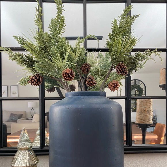 LOT of faux cedar mix Christmas greenery (stems, swag & centerpiece) NEW W/TAGS! - Picture 3 of 7